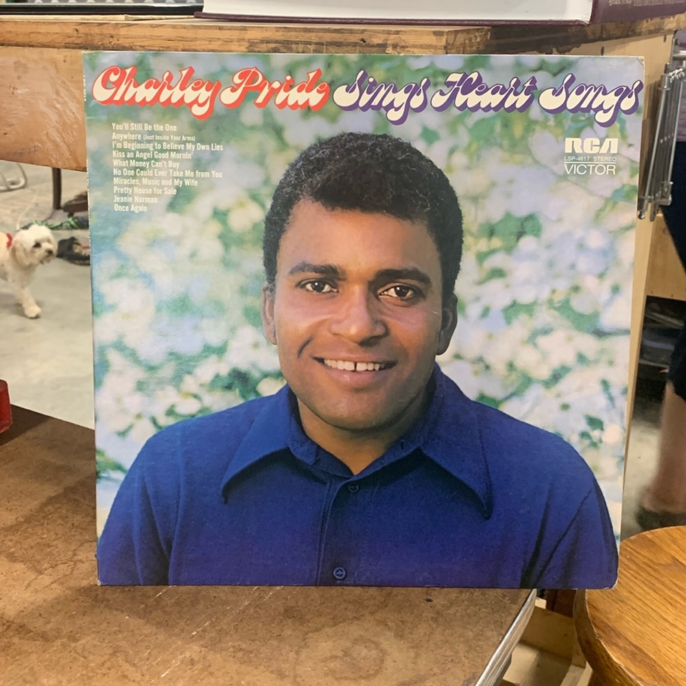 Charlie Pride Sings Heart Songs.